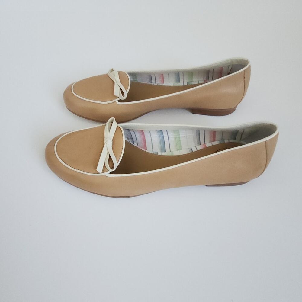 White Mountain Leather Tavia Flats